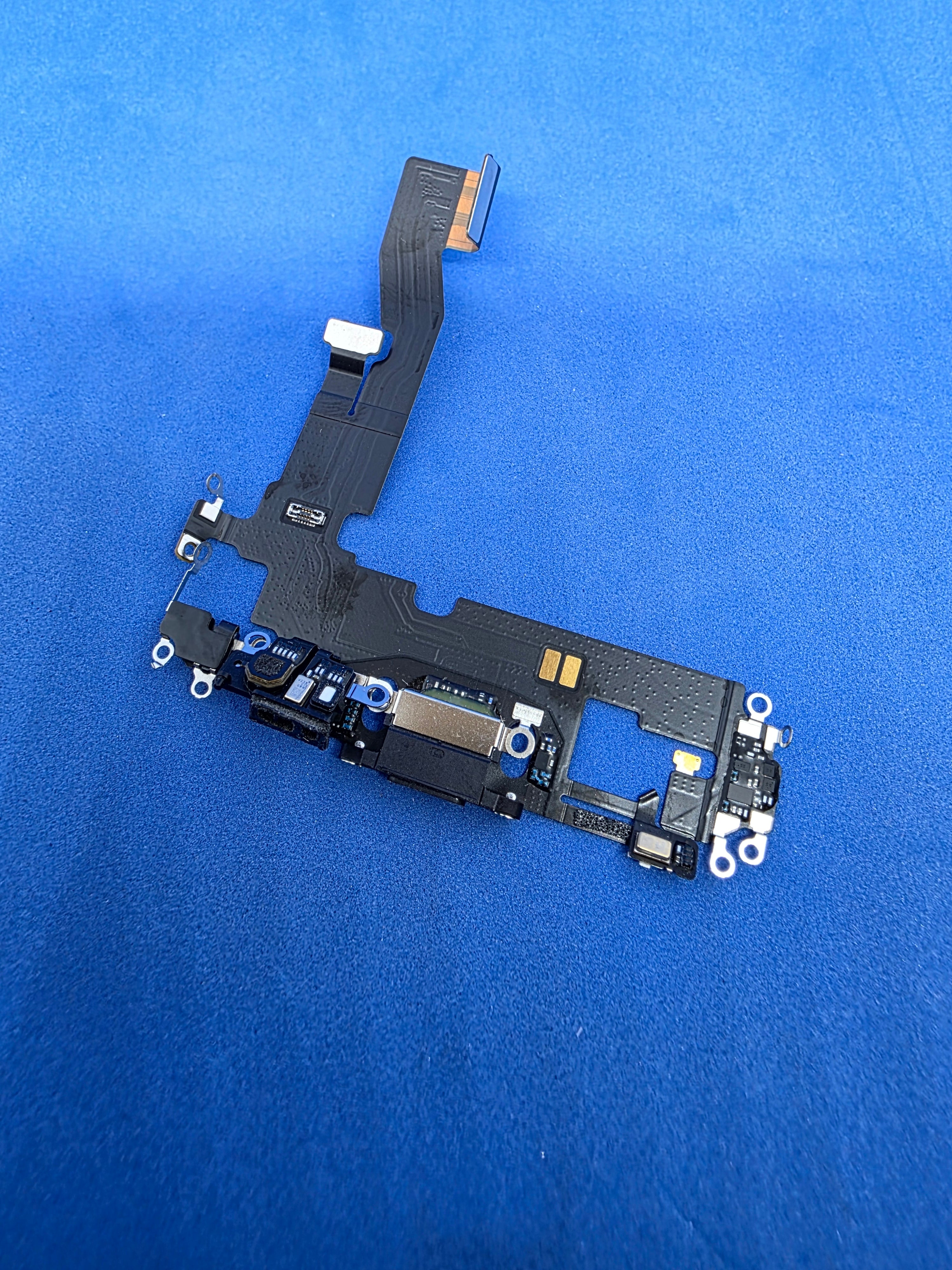 Taśma Usb Flex złącze USB Iphone 12 Demontaż
