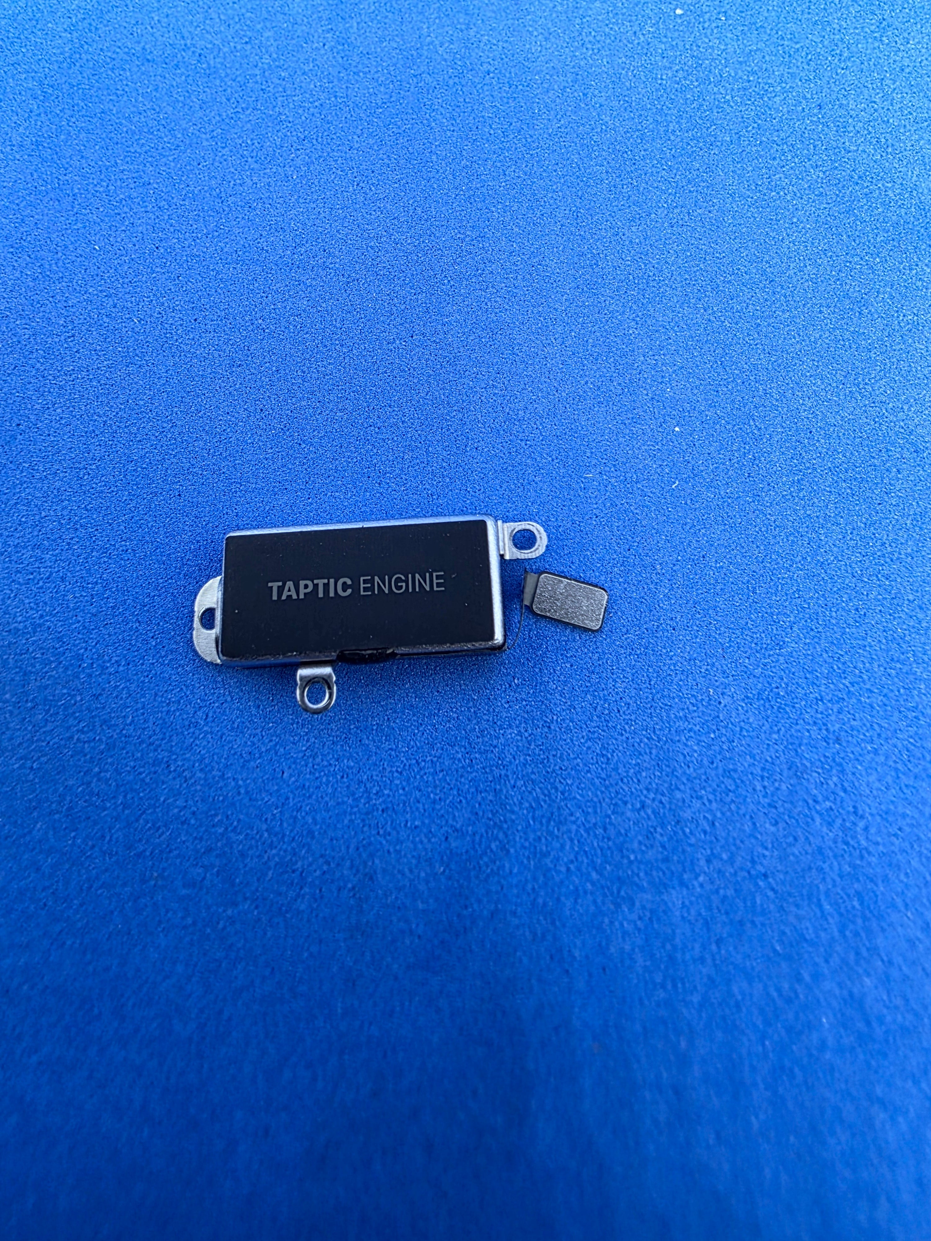 Wibracja taptic engine Iphone 14 Pro demontaż