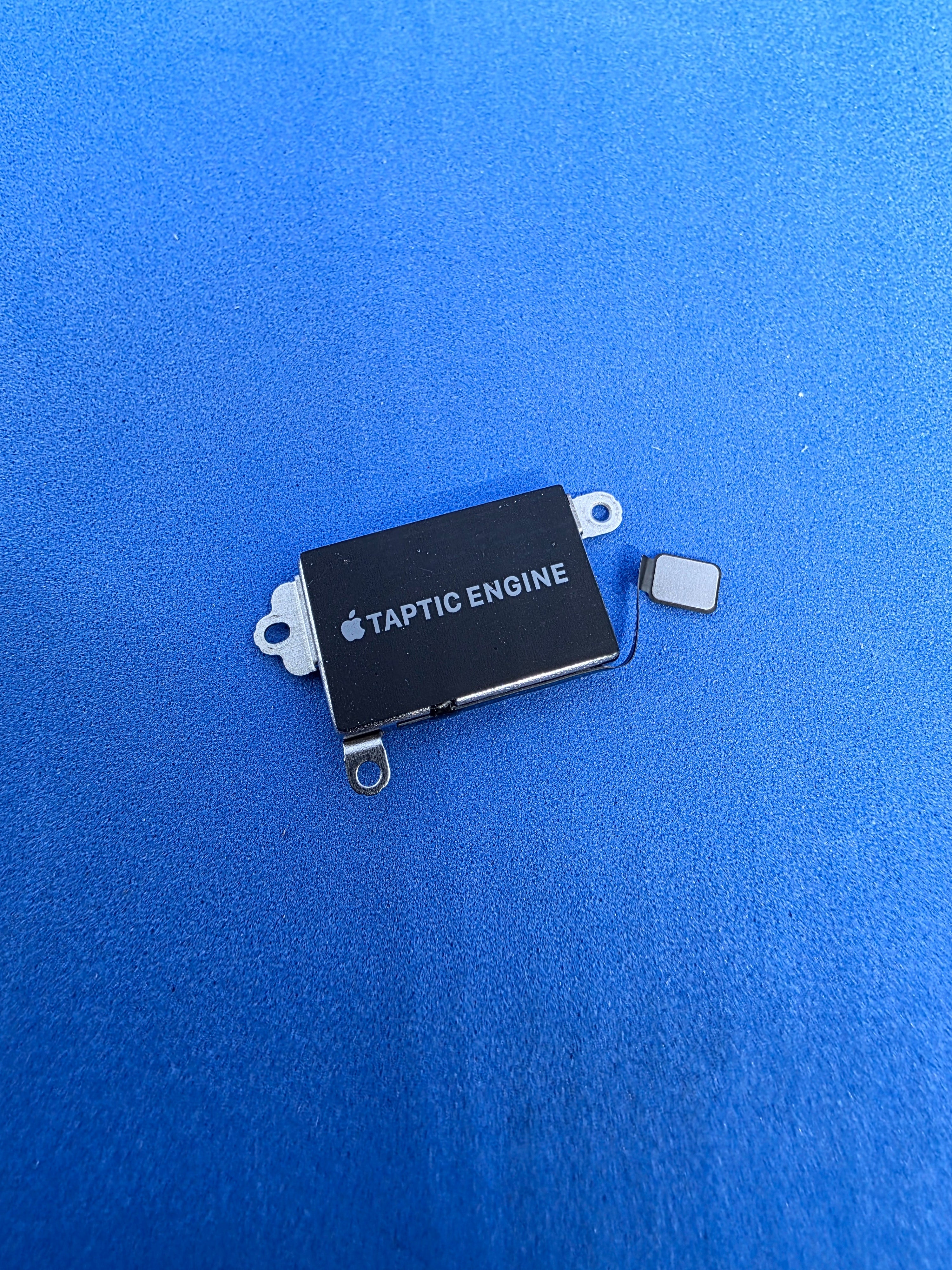 Wibracja taptic engine Iphone 12 Pro Max demontaż