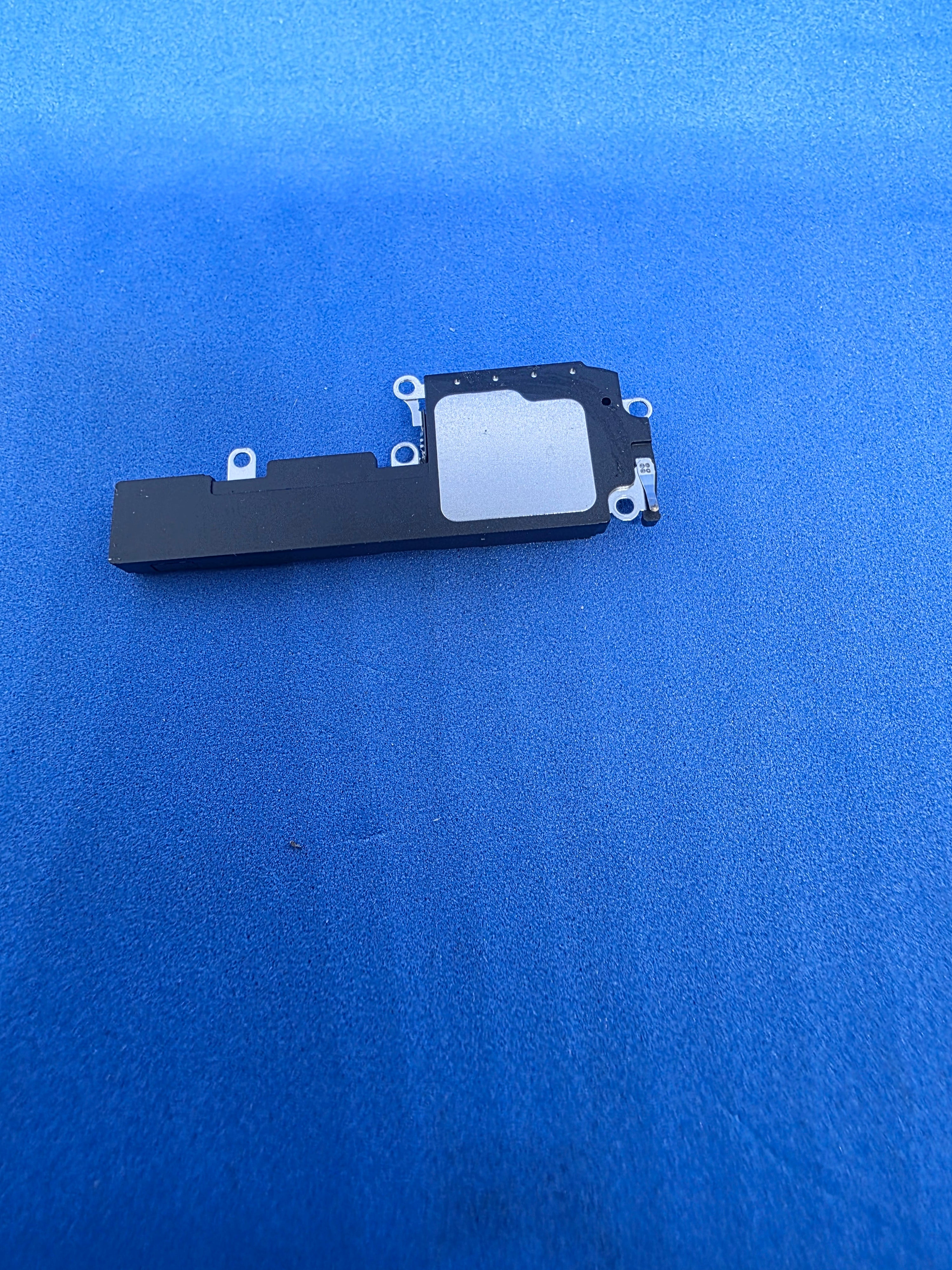 Głośnik dolny buzzer Iphone 16 demontaż
