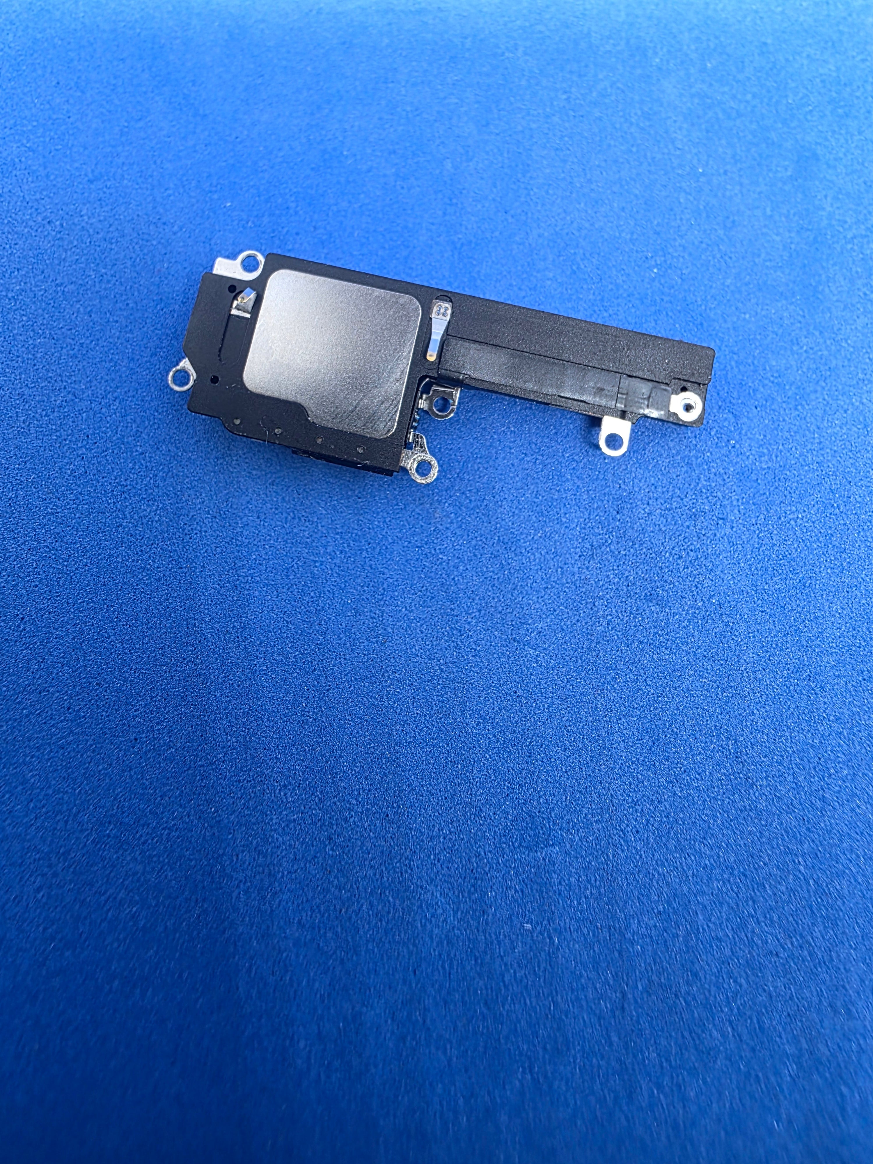 Głośnik dolny buzzer Iphone 14 demontaż